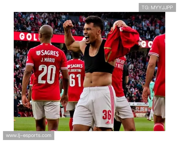 雄姿英发足球球星领衔登场展现霸气风采挑战全场顶尖巅峰